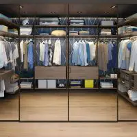 Gleittüren, Innensysteme, Raumlösungen, S1200, Uno, Begehbarer Kleiderschrank, Beleuchtete Kleiderstange, Hosenauszug, S1200 Festelement, Beleuchtung, Schubkasten, Facheinteilung, Glas, Urban Structures