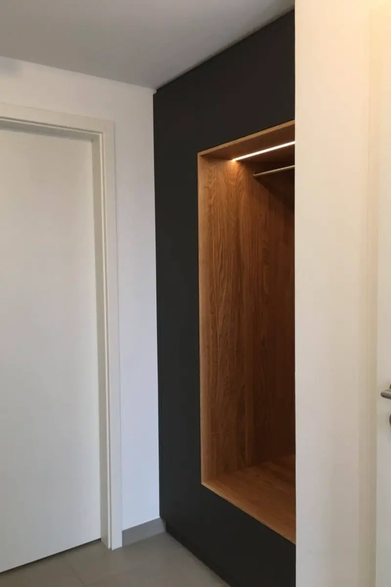 garderobe-braun-schwarz
